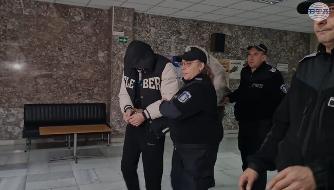 Постоянна мярка „задържане под стража“ наложи Окръжният съд в Смолян на четирима мъже, обвинени в умишлено убийство