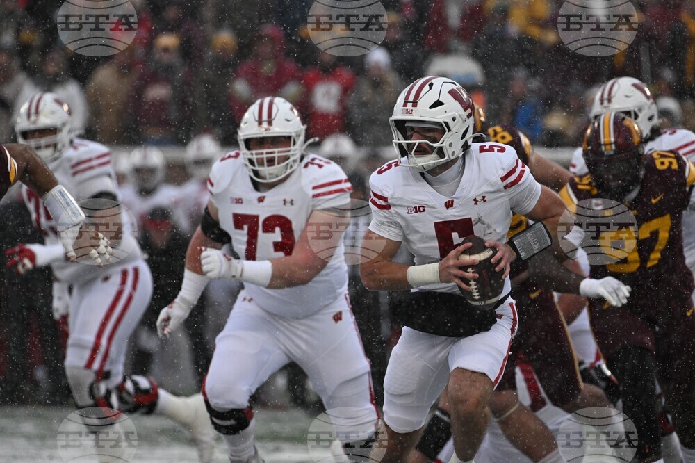 Wisconsin Minnesota Football