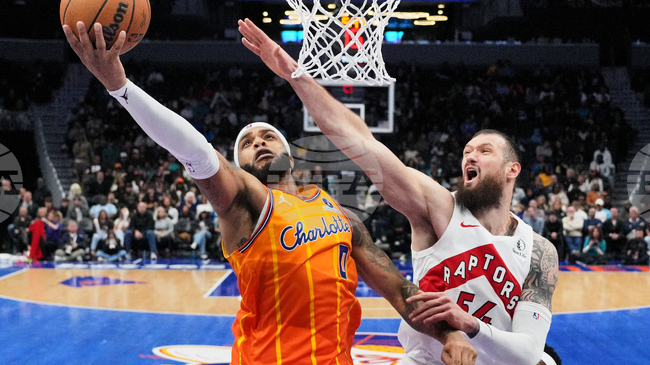 Шарлът победи Торонто след продължение в НБА
