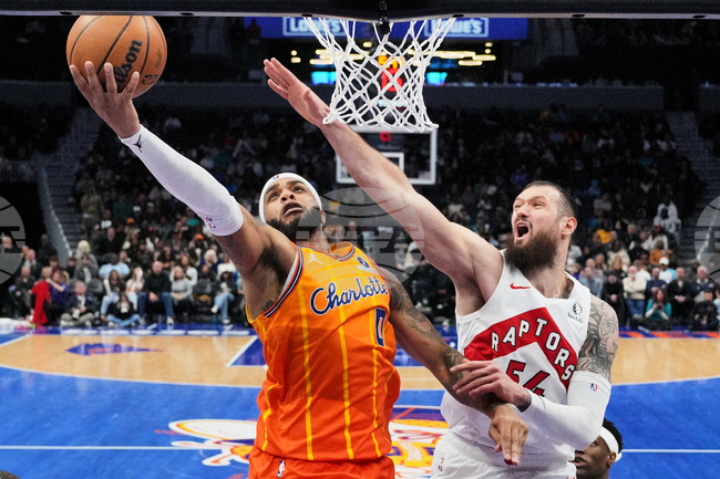 Шарлът победи Торонто след продължение в НБА