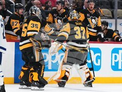 Maple Leafs Penguins Hockey