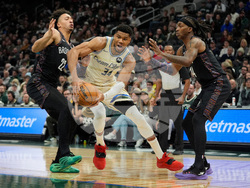 Nets Bucks Basketball