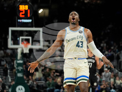 Nets Bucks Basketball