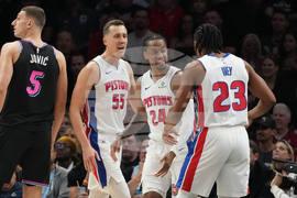 Pistons Heat Basketball