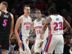 Pistons Heat Basketball