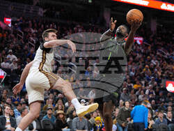 Pelicans Warriors Basketball