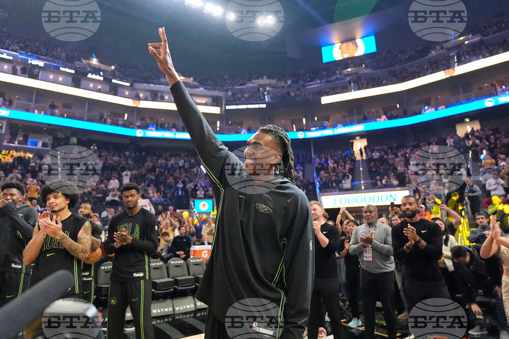 Pelicans Warriors Basketball