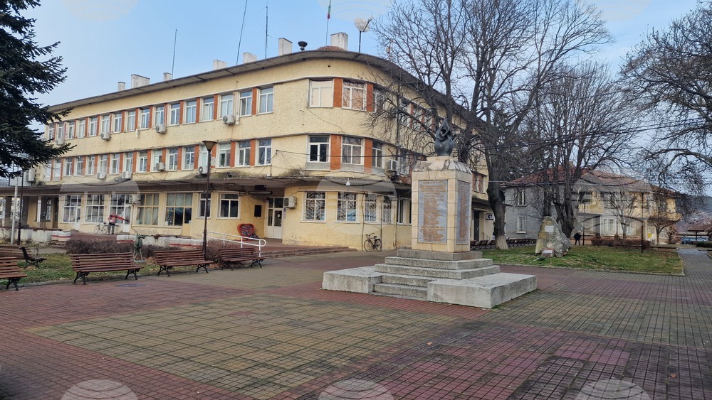 Общината да дофинансира програмата „Топъл обяд“ за социално слаби ученици, предлага кметът на Цар Калоян