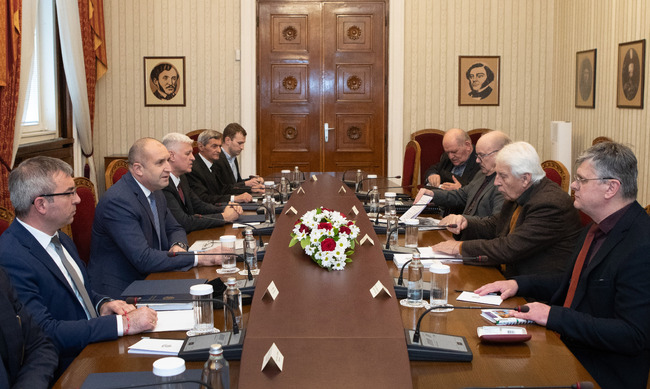 Румен Радев: България не трябва да чака следваща криза, за да преодолее дефицитите в системата за защита на националната сигурност 