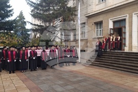 Плевен - Медицински университет - дипломиране - млади лекари