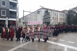 Плевен - Медицински университет - дипломиране - млади лекари