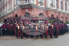Плевен - Медицински университет - дипломиране - млади лекари