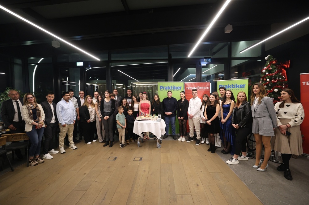 МВР организира коледно тържество и подпомогна финансово 57 деца на загинали и пострадали полицаи и пожарникари