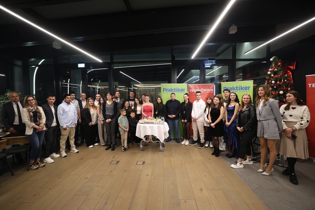 МВР организира коледно тържество и подпомогна финансово 57 деца на загинали и пострадали полицаи и пожарникари