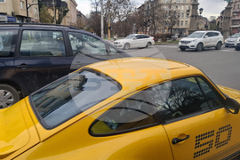 Столица - цветни автомобили - ежедневие