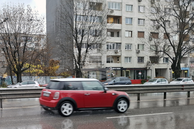 Забранява се влизането на пътни превозни средства по ул. „Урал“ между ул. „Христо Стефчов“ и ул. „Планиница“ в столичния кв. „Горна баня“