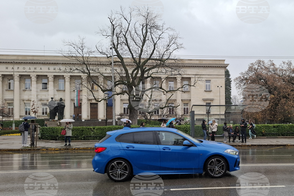 Столица - цветни автомобили - ежедневие