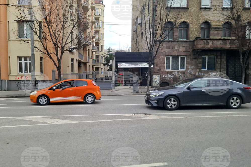 Столица - цветни автомобили - ежедневие