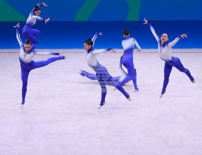 Световната шампионка по естетическа гимнастика Сияна Табакова: „Това, което постигнахме, е повече от титла“