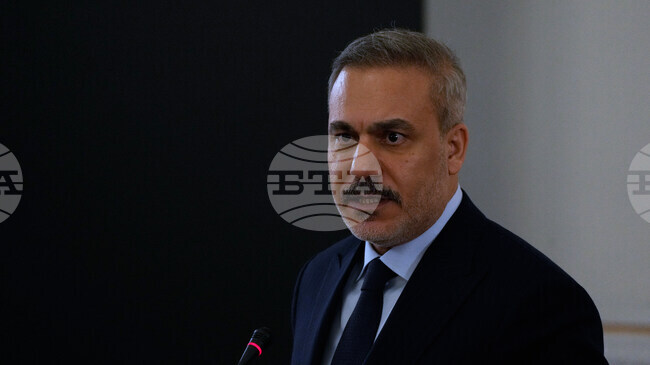 Международното сътрудничество е от решаващо значение за възстановяването на Сирия, заяви турският външен министър