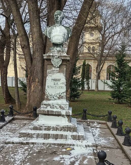 Костадинов: Поругаването на паметника на граф Игнатиев във Варна е поругаване на българската история