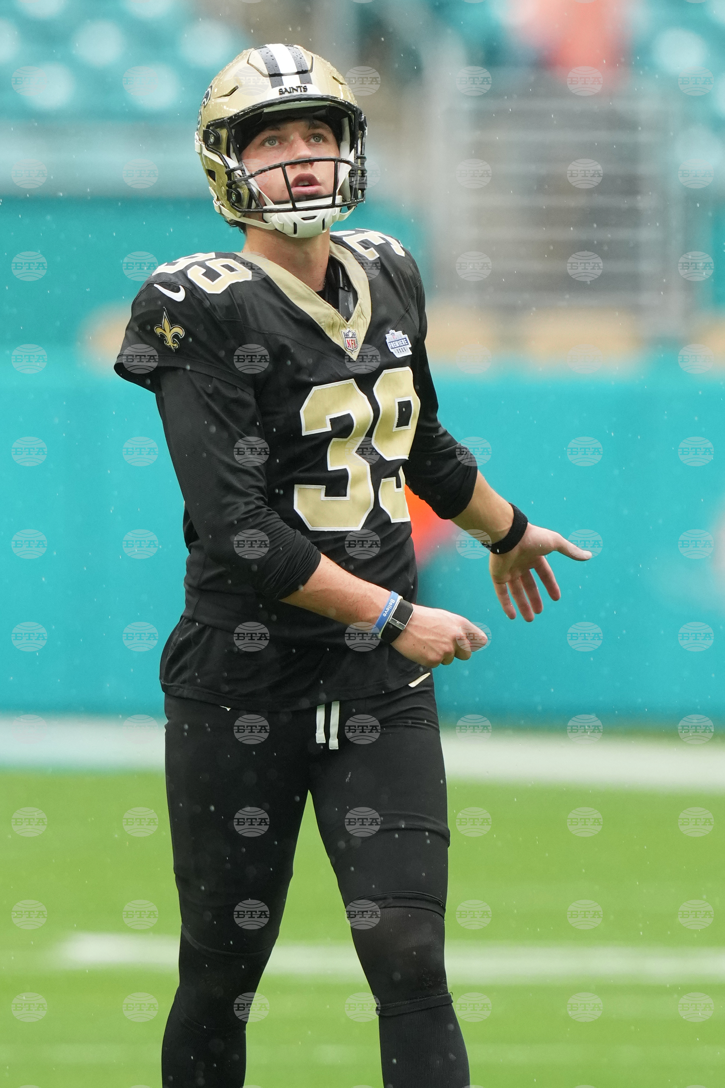 Saints Dolphins Football