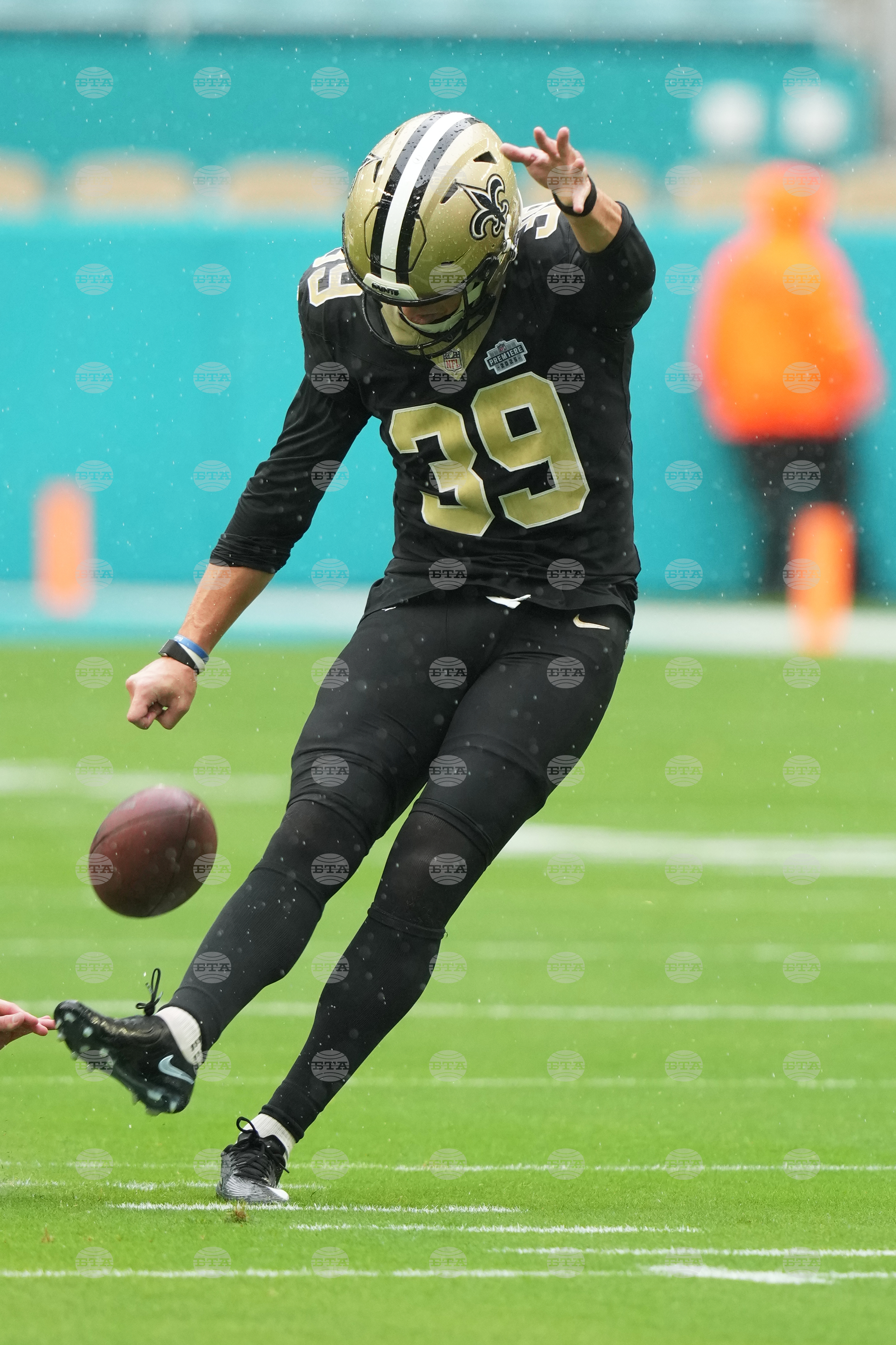 Saints Dolphins Football