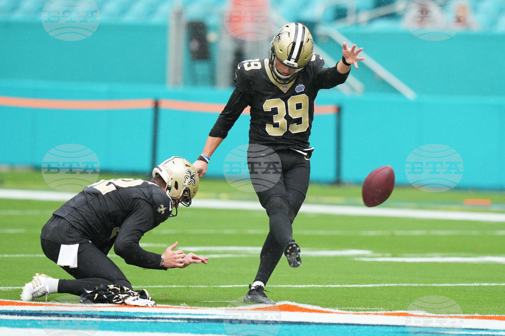 Saints Dolphins Football