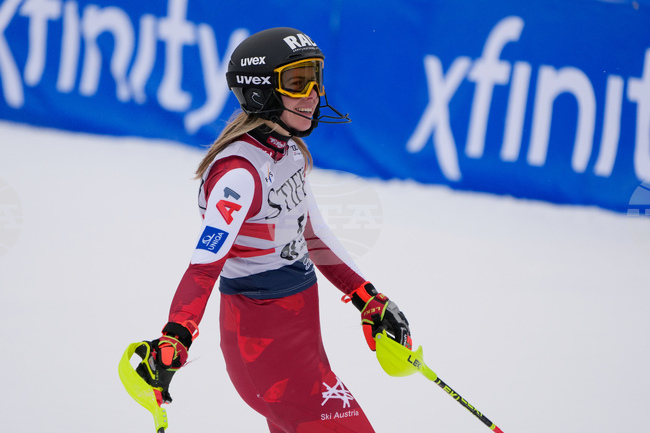 Австрийската състезателка по ски Катарина Линсбергер претърпя успешна операция на контузеното си коляно