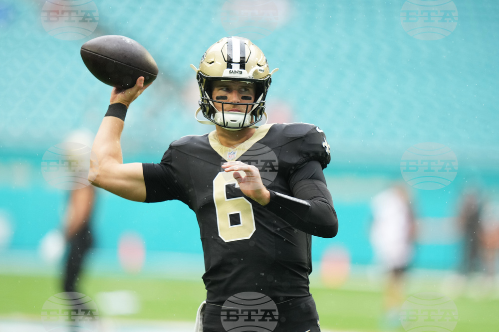 Saints Dolphins Football