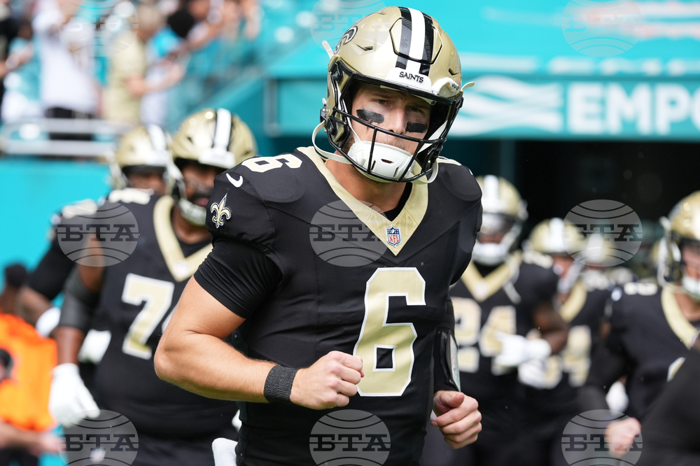 Saints Dolphins Football