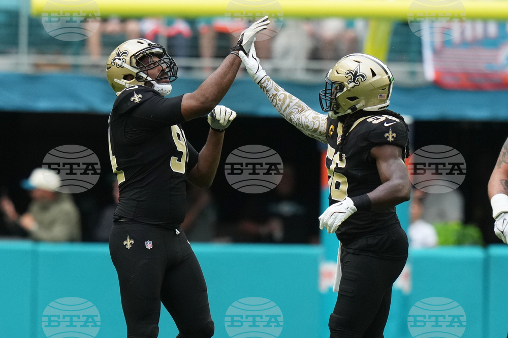 Saints Dolphins Football