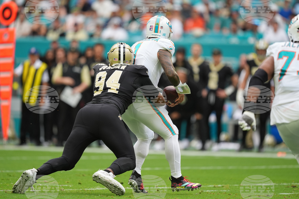 Saints Dolphins Football