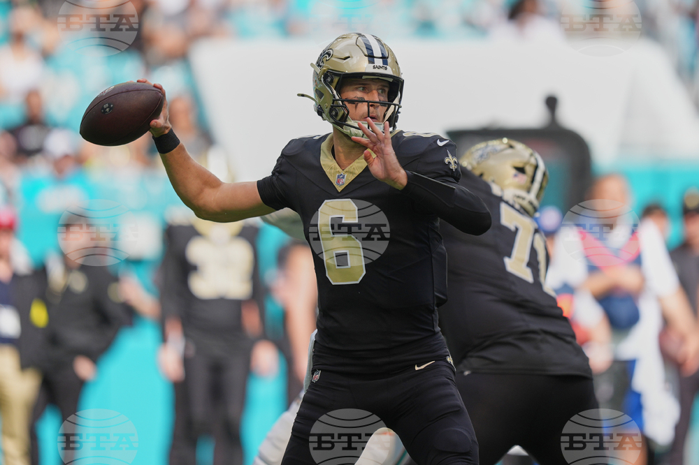 Saints Dolphins Football