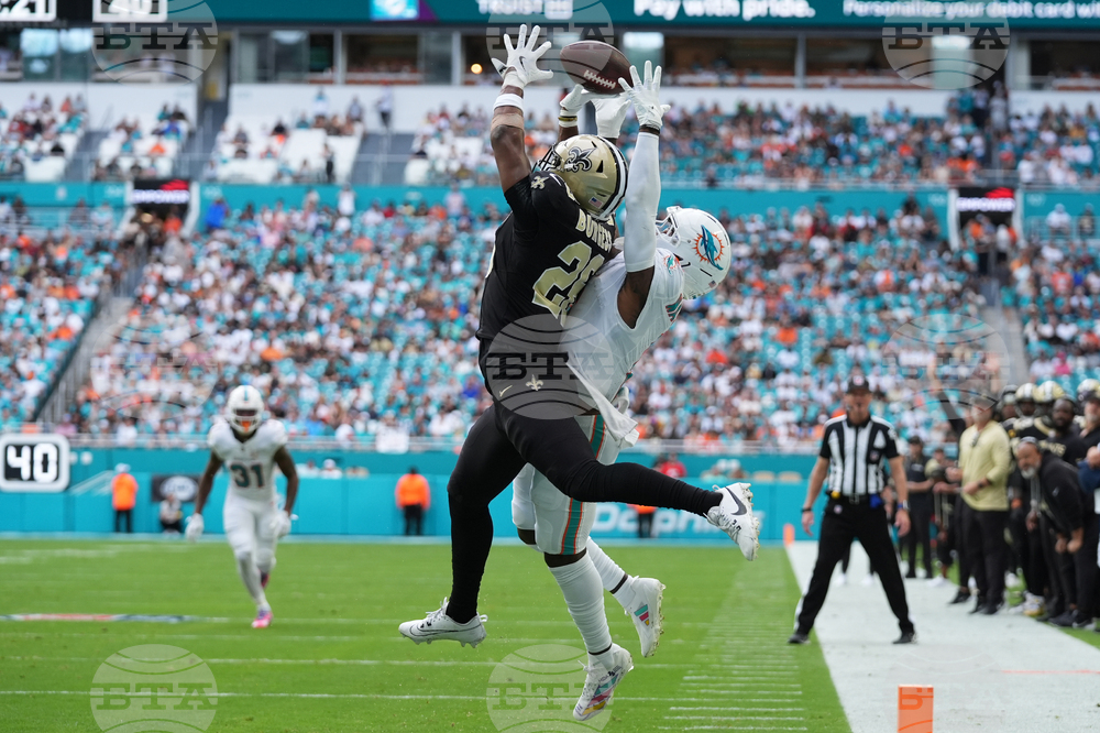 Saints Dolphins Football