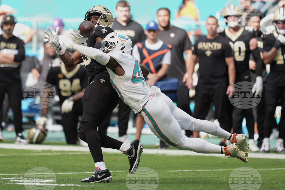 Saints Dolphins Football
