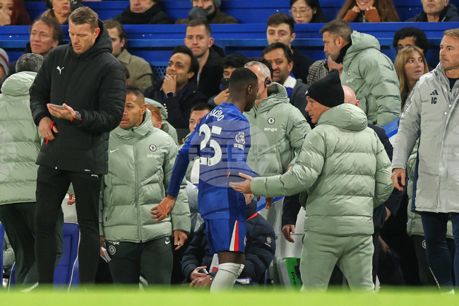 Мареска обмисля вариантите за заместник на Кайседо за гостуването в Лийдс