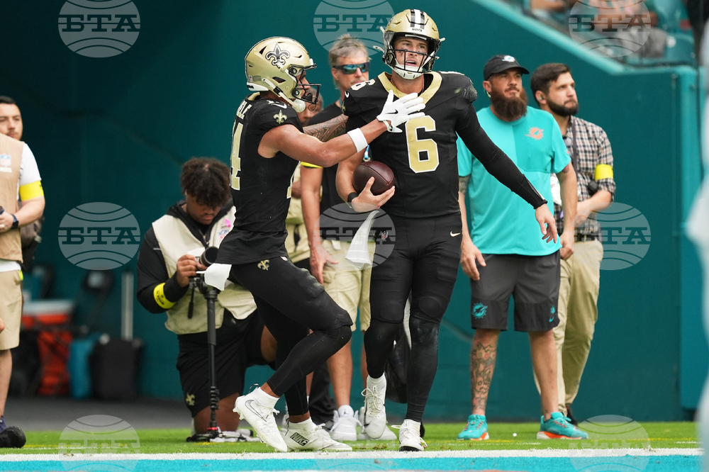 Saints Dolphins Football