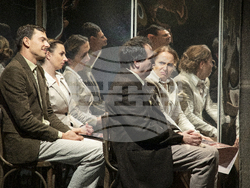 „Брадатата графиня“ в Сатирата, снимки – Сатиричен театър