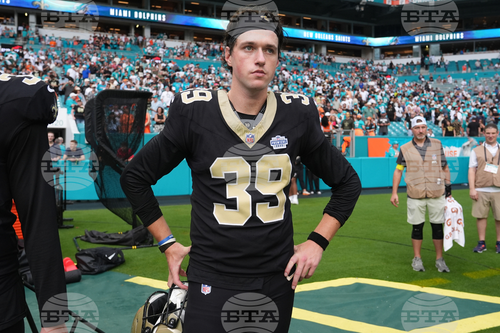 Saints Dolphins Football