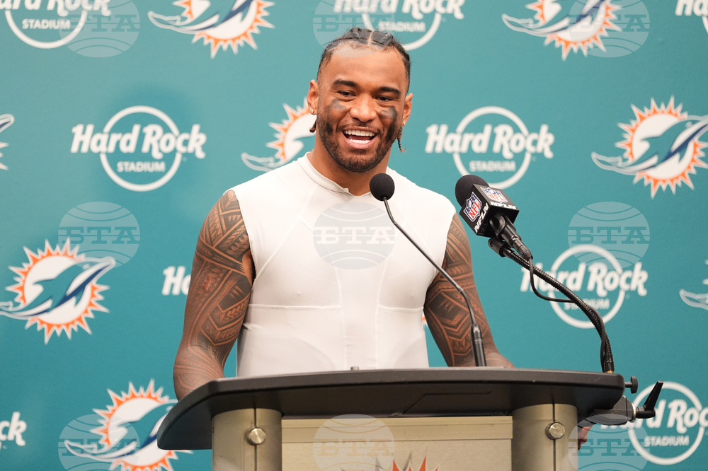 Saints Dolphins Football