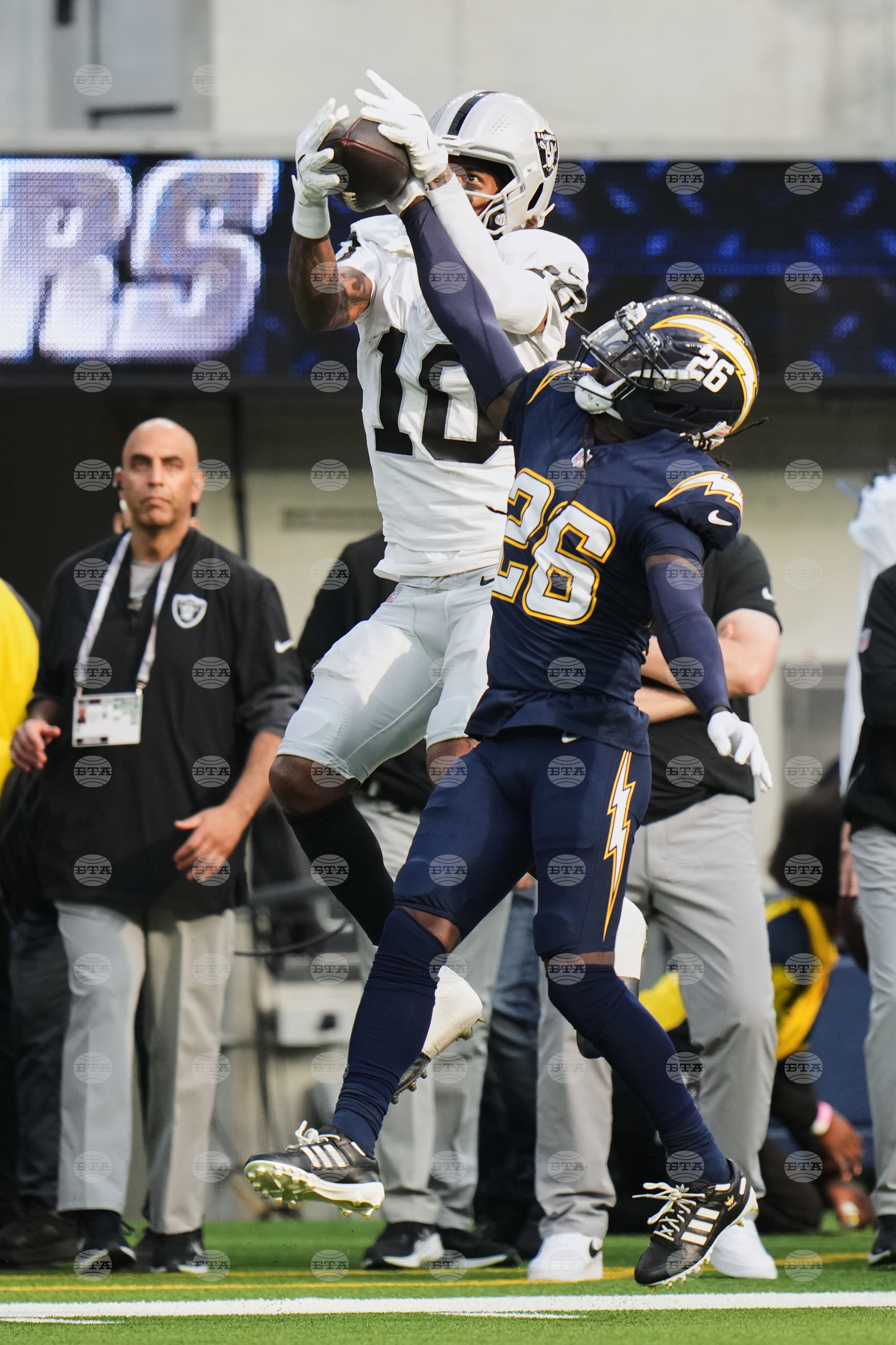 Raiders Chargers Football