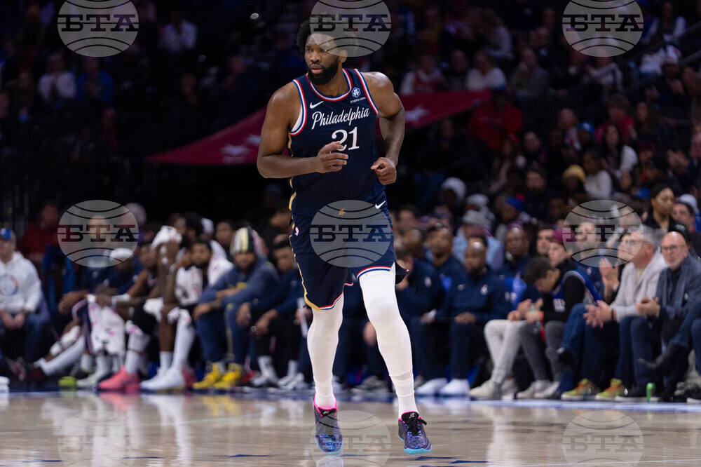 Hawks 76ers Basketball