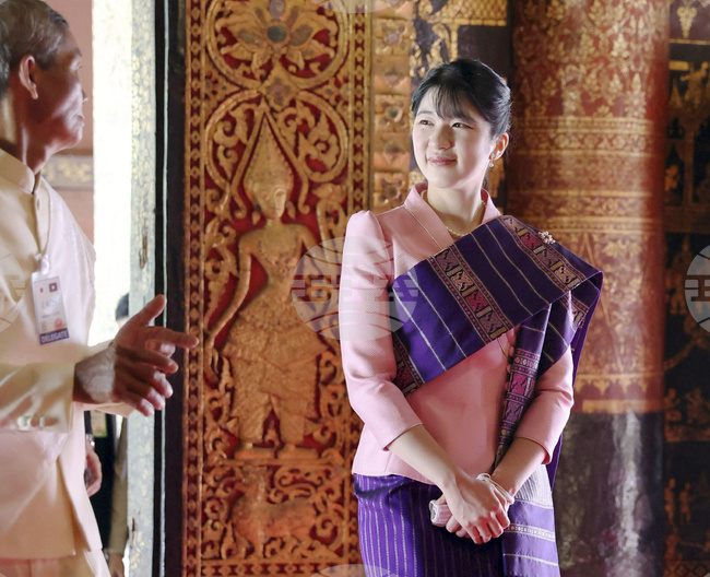 Популярността на принцеса Айко предизвиква призиви за промяна на японския закон за наследяване, който допуска само мъже до трона