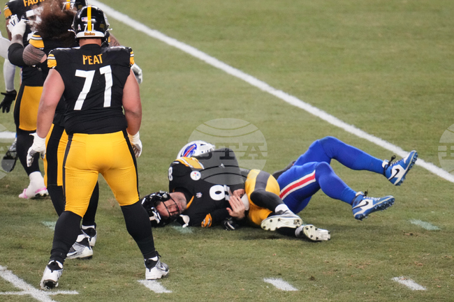 CORRECTION Bills Steelers Football