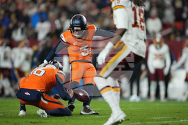 Broncos Commanders Football