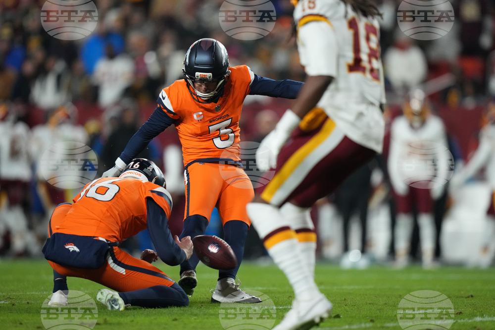 Broncos Commanders Football