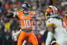 Broncos Commanders Football