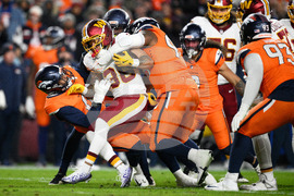 Broncos Commanders Football