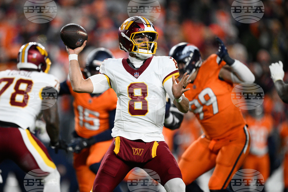 Broncos Commanders Football